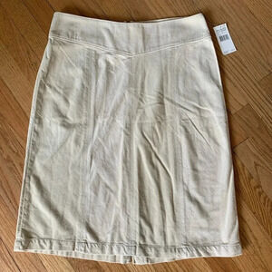 **NEW Bill Blass Corduroy A-line Skirt